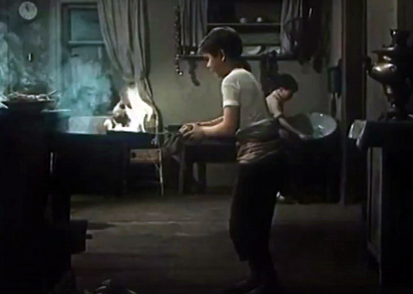 Жарка рыбы, кадр из фильма "Дружок"  (1958) 