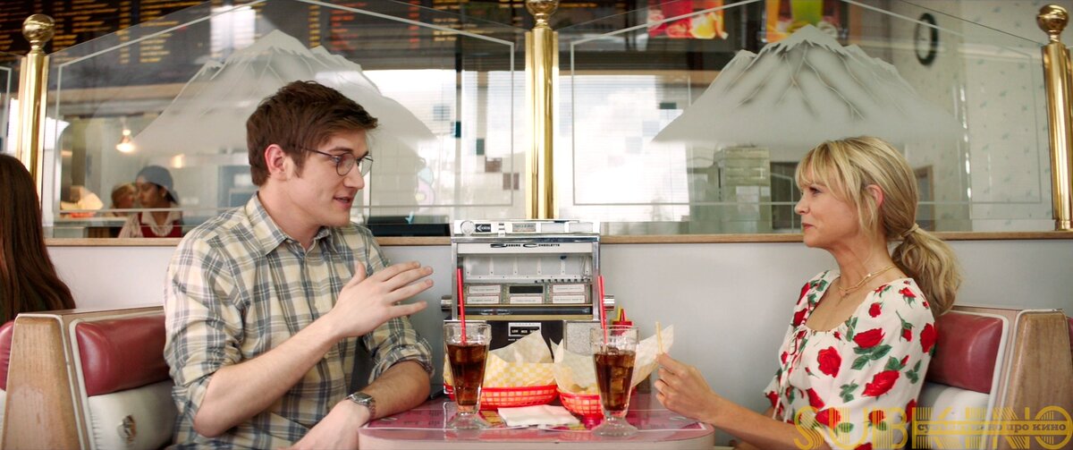 Кадр из фильма Девушка, подающая надежды (2020) 