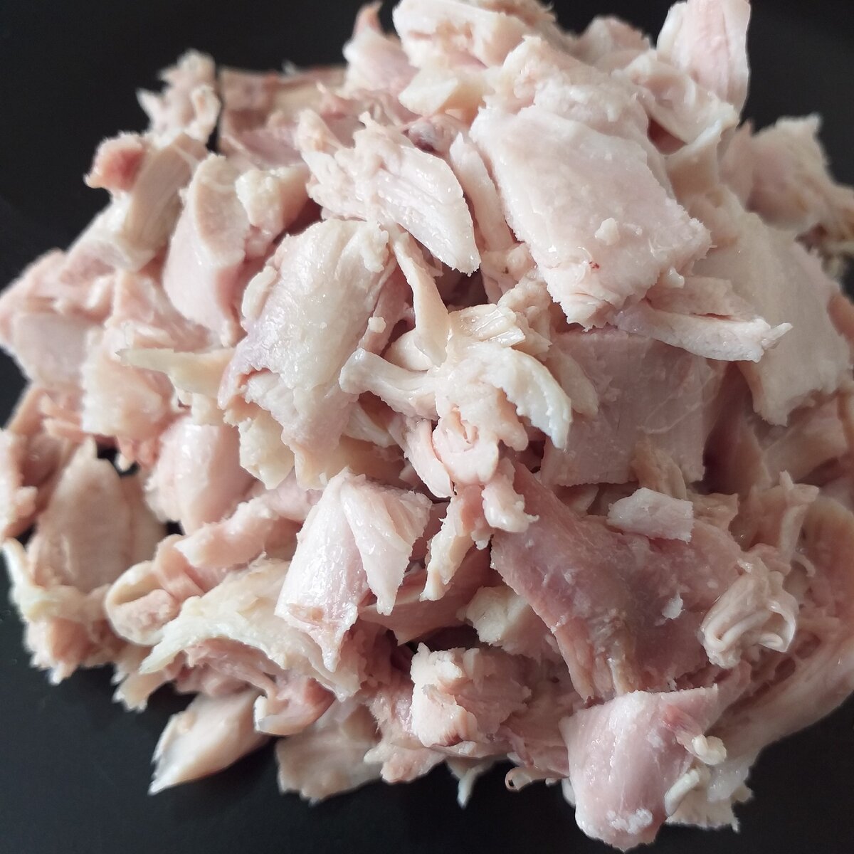 Нарезаем куриное мясо