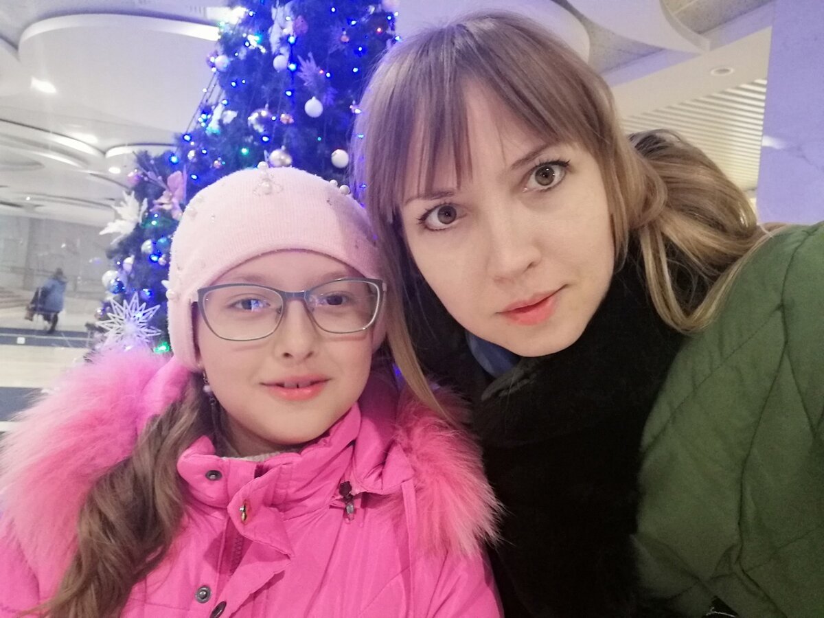 Идеальных матерей не бывает. Но любая мать, действующая в интересах ребёнка - хорошая. А для ребёнка и вовсе - лучшая на свете