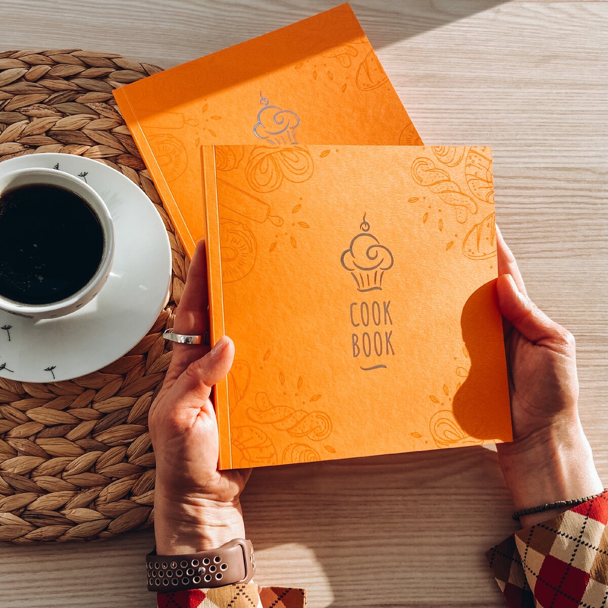 Книга-журнал COOK BOOK. Ее можно оформить с вашими рецептами или купить готовое издание с проверенными рецептами итальянской выпечки. Стоимость 1500₽ с итальянскими рецептами и 850₽ с вашими рецептами
