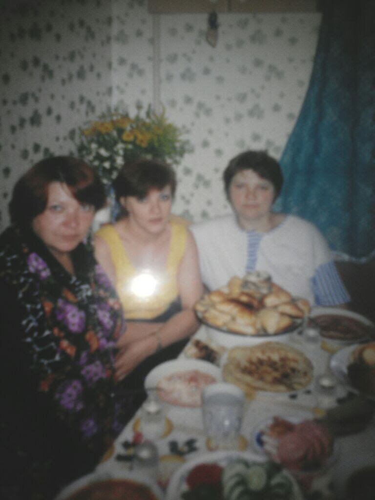 Это мы .Любовь,Вера и Надежда.Фото из личного архива.