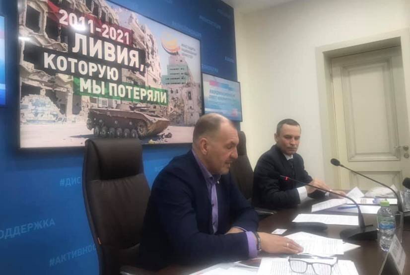 Максим Шугалей (в центре). Источник: Facebook / Фонд защиты национальных ценностей
