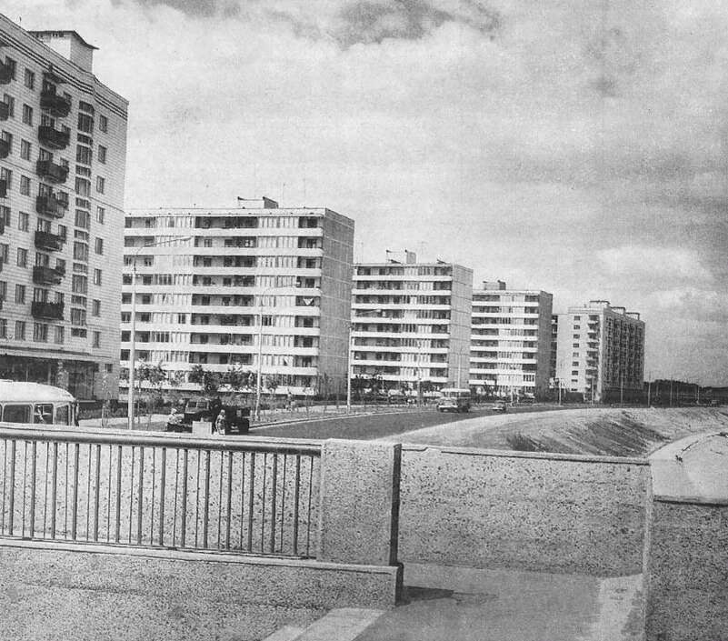Застройка набережной обводного канала. Массив Русановка, Киев.