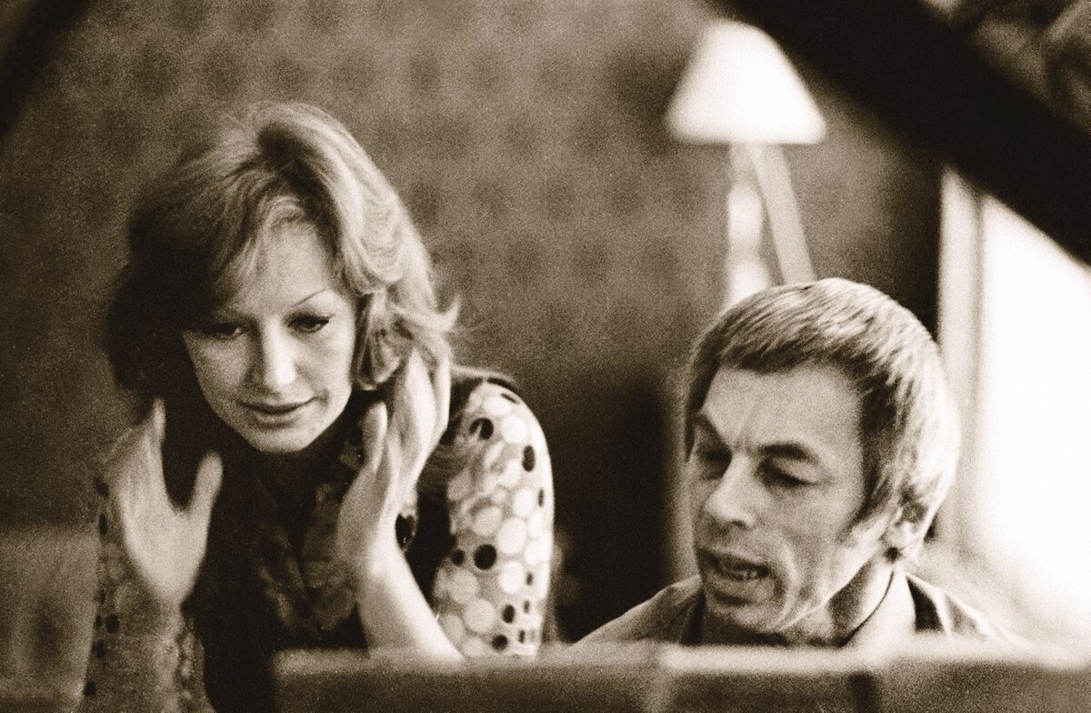 Алла Пугачева дома у Александра Зацепина. Середина 1970-х