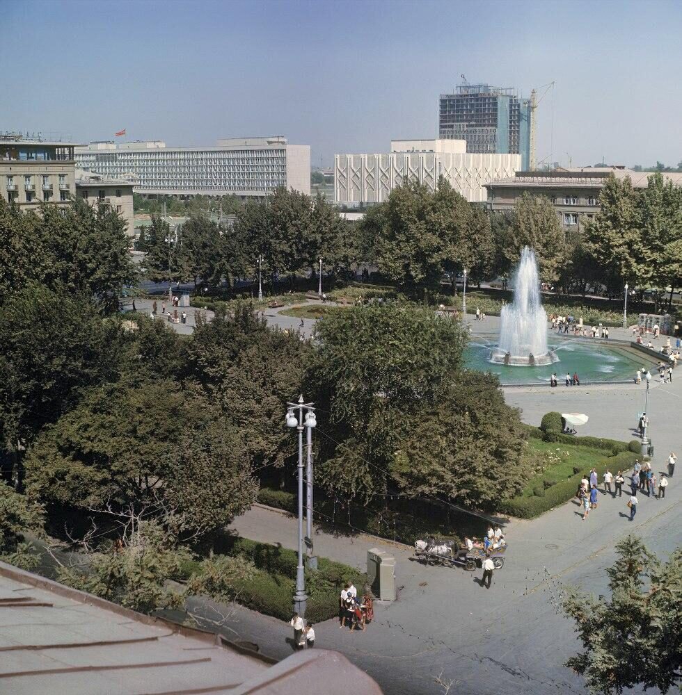 Ташкент на 3 дня. Театральная площадь Ташкент. Ташкент сквер. Ташкент 1986 год. Ташкент 1972.