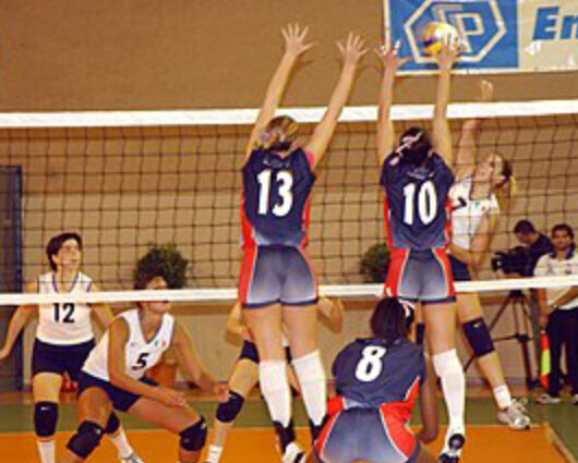 Волейбо́л (англ. volleyball от volley — «удар с лёту» и ball — «мяч») — вид спорта, командная спортивная игра, в процессе которой две команды соревнуются на специальной площадке, разделённой сеткой, стремясь направить мяч на сторону соперника таким образом, чтобы он приземлился на площадке противника (добить до пола), либо чтобы игрок защищающейся команды допустил ошибку. При этом для организации атаки игрокам одной команды разрешается не более трёх касаний мяча подряд (в дополнение к касанию на блоке). 
Волейбол — неконтактный, комбинационный вид спорта, где каждый игрок имеет строгую специализацию на площадке. Важнейшими качествами для игроков в волейбол являются прыгучесть для возможности высоко подняться над сеткой, реакция, координация, физическая сила для эффективного произведения атакующих ударов.

Для любителей волейбол — распространённое развлечение и способ отдыха благодаря простоте правил и доступности инвентаря.

Центральный орган волейбола как международного вида спорта, определяющий свод правил — Международная федерация волейбола, FIVB (англ.). Волейбол входит в программу Олимпийских игр с 1964 года[3].

Существуют многочисленные варианты волейбола, ответвившиеся от основного вида — пляжный волейбол (олимпийский вид с 1996 года), волейбол на снегу, мини-волейбол, пионербол, парковый волейбол (утверждённый конгрессом FIVB в ноябре 1998 года в Токио)[4], волейбол сидя (паралимпийский вид спорта).