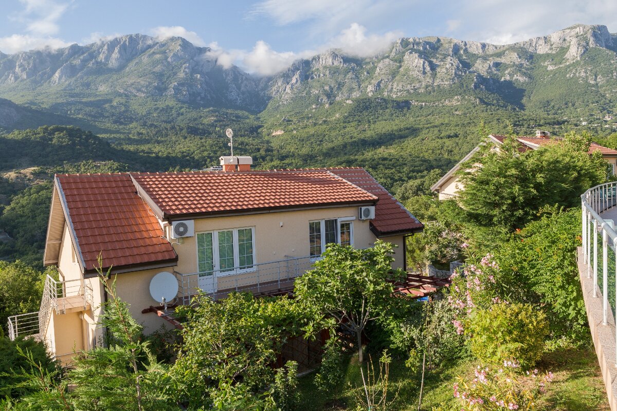 Комплексная застройка в Черногории