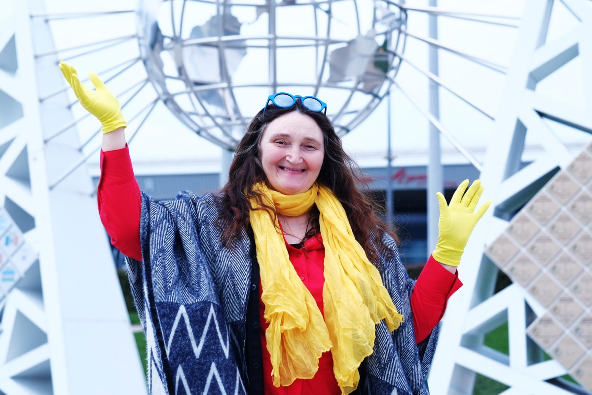 2018 год, Россия, Сочи. Фатимская Валентина Анатольевна, главный координатор международной молодёжной миротворческой программы "Книга Мира" и мама соавторов и лидеров "Книги Мира".