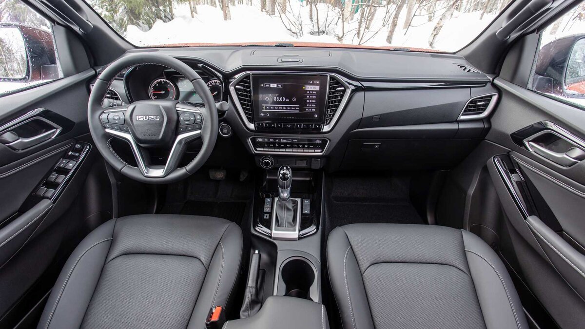 Макс салон. Isuzu d-Max 2021. Исузу d Max 2021. Исузу д Макс 2021 салон. Isuzu d-Max 2021 Interior.