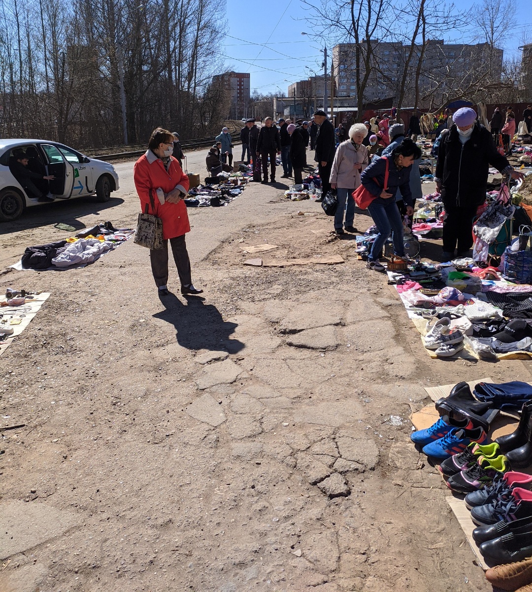 Такого большого рынка я здесь еще не видел