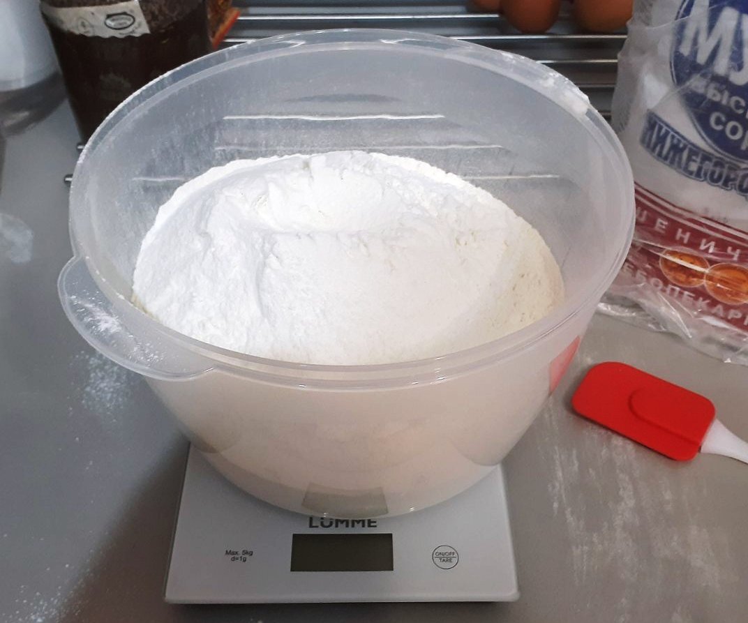 Просеянная мука+соль+дрожжи