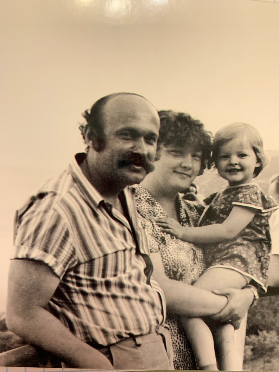 Для родителей я всегда была хорошей девочкой. Фото из семейного архива автора 