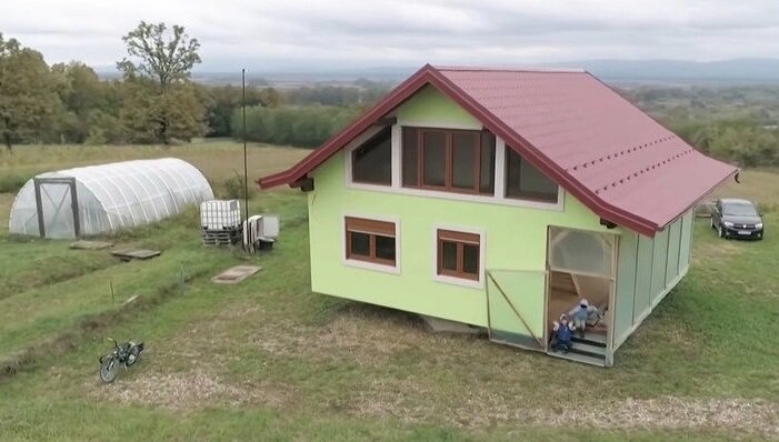 Вращающийся дом Войина Кусича