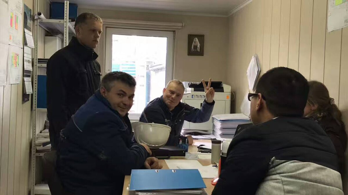 Веселая прорабка)) и обожающие китайский язык инженеры😄😄😄