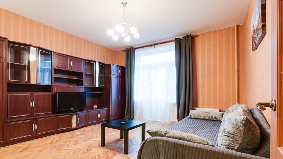 Циан снять квартиру в пушкино московской области. Квартира обычная. Комната обычная. Квартира с мебелью. Обычная жилая комната.