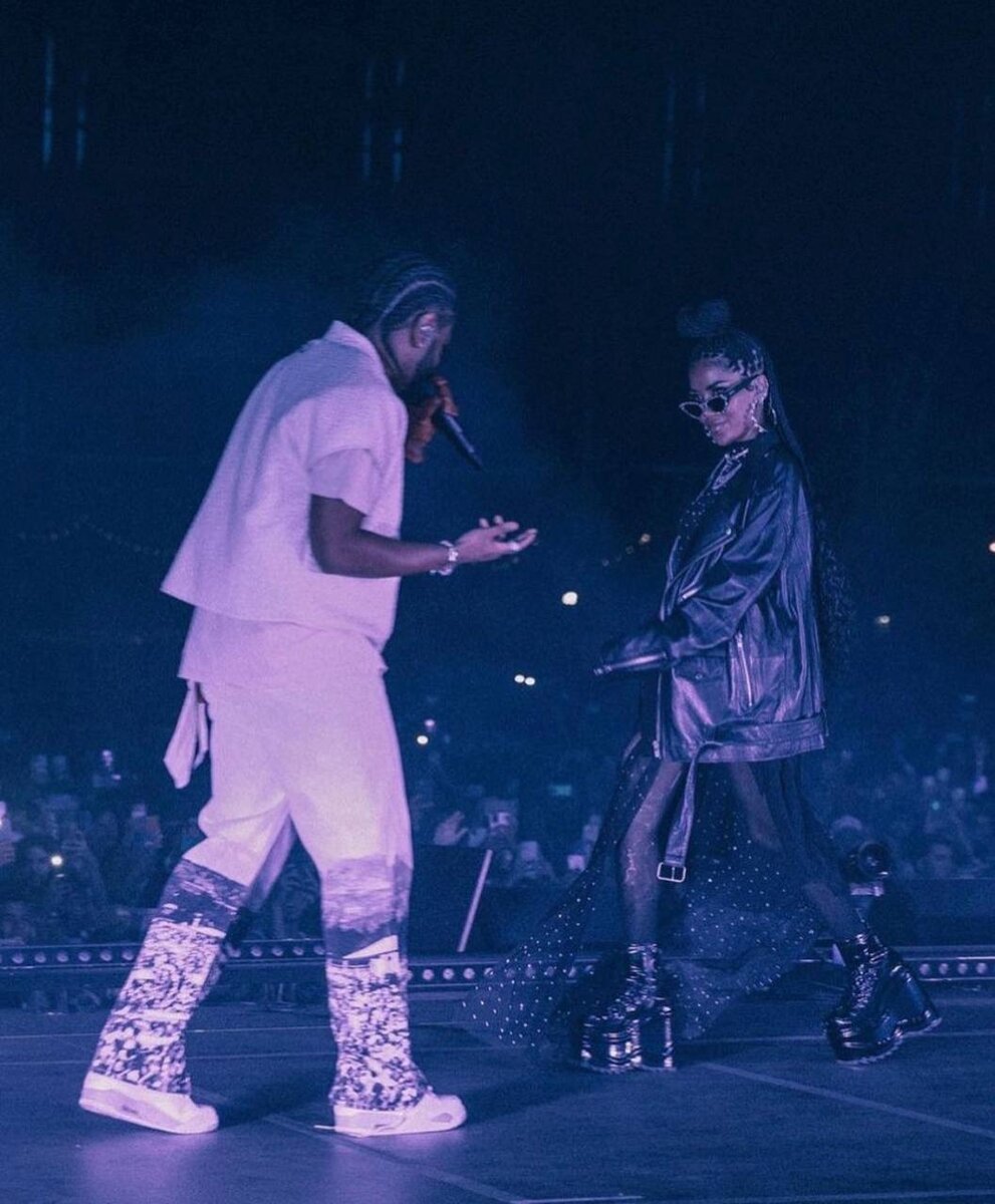 Рэпер Big Sean в джинсах русского бренда redseptember