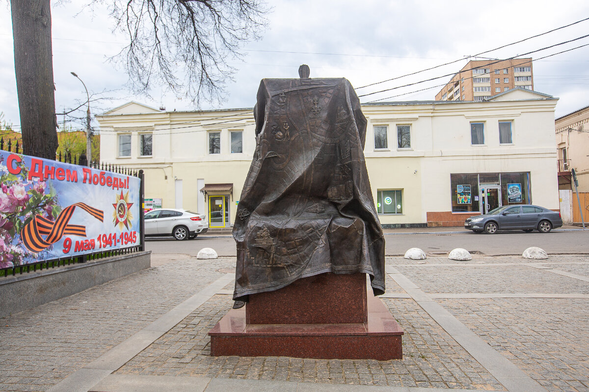 Открываем Подмосковье: памятник швейной машинке 