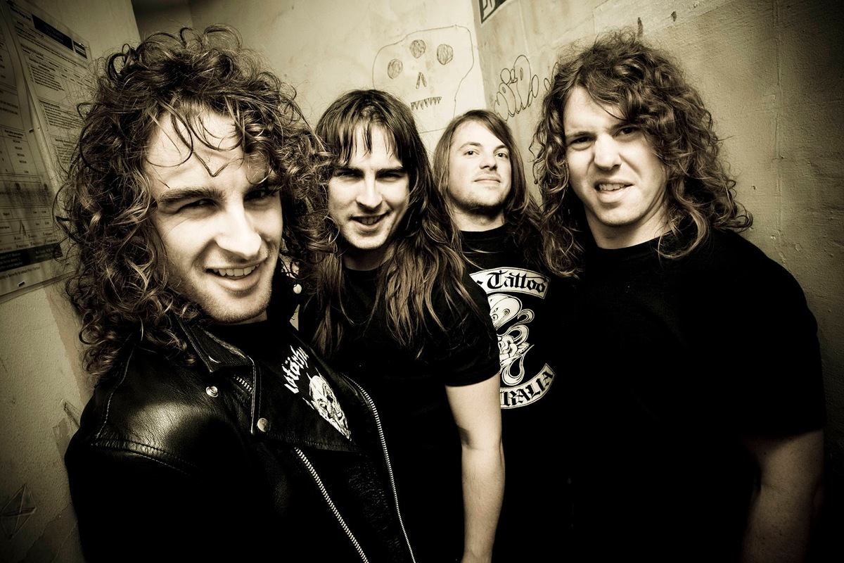 Группа Airbourne. Группа Airbourne foto. Airbourne ready to Rock 2004.