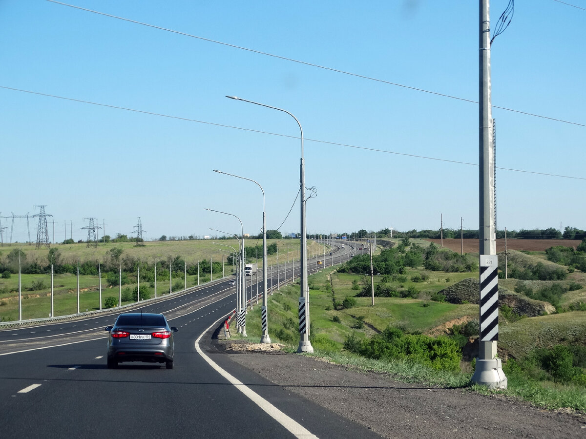 Пустынная московская трасса