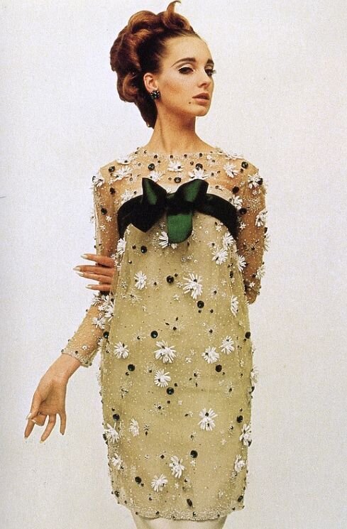 Antonia en Yves Saint Laurent Printemps-Été Collection 1964.