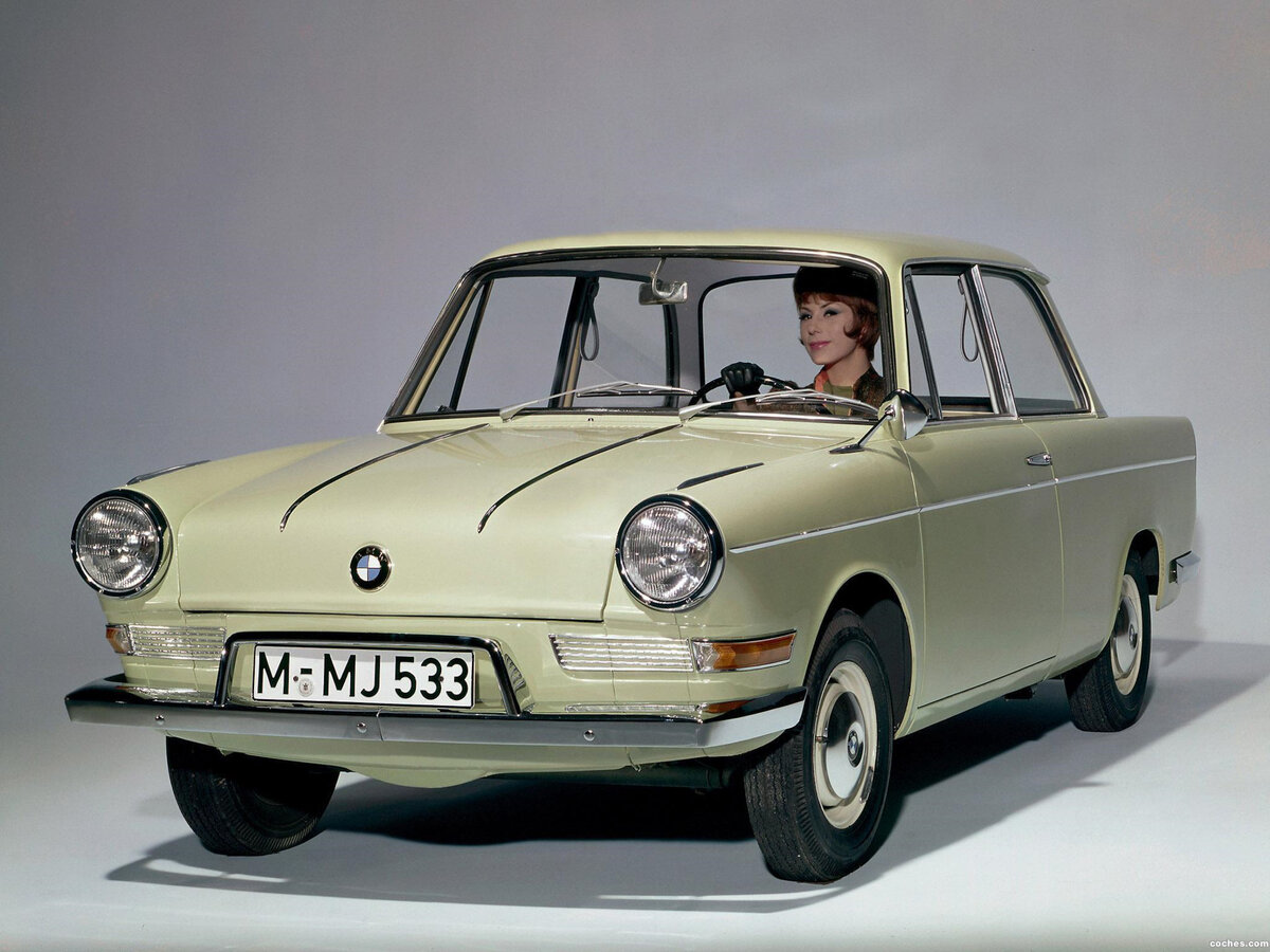 BMW 700