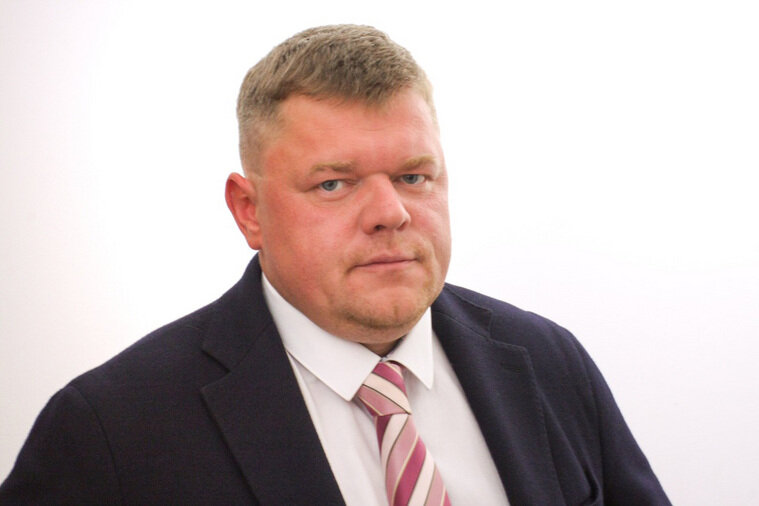    Военный эксперт Александр Михайлов считает, что Россия заставила США догонять ее армию по части современного вооружения
