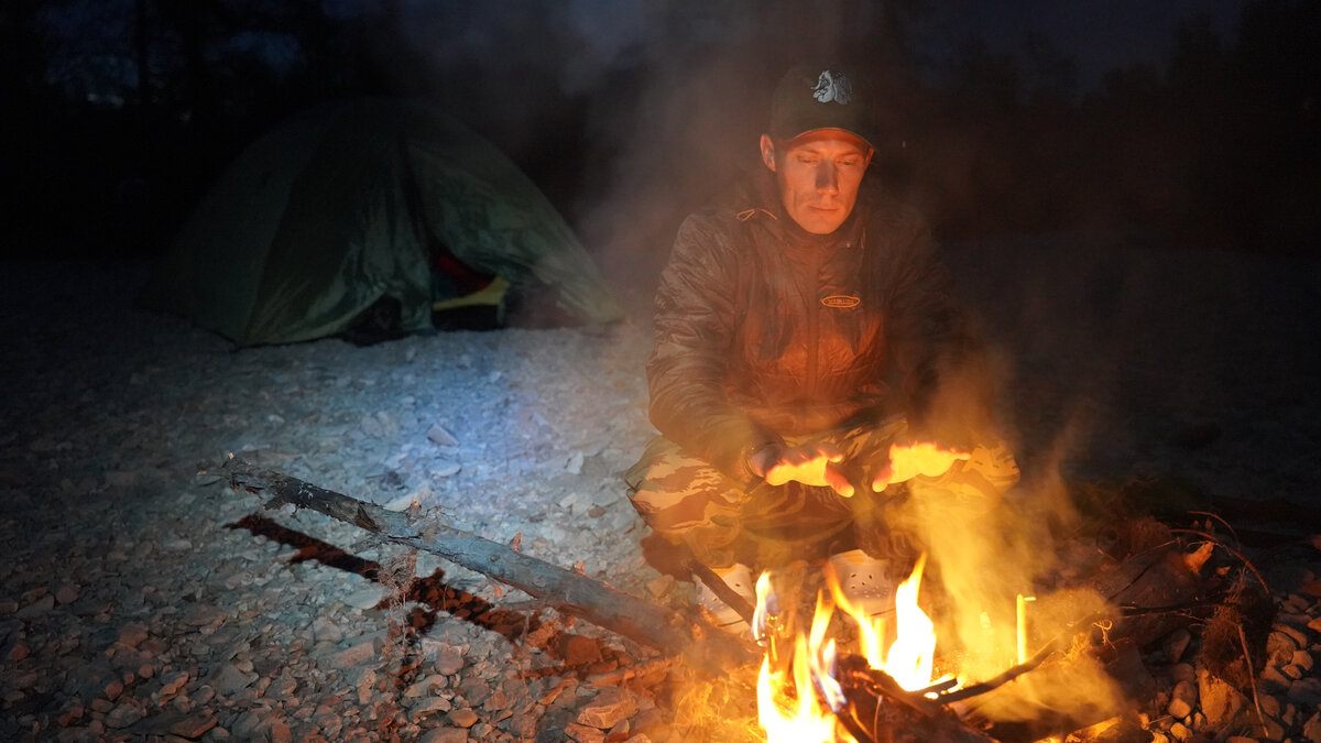 Встали лагерем недалеко от наледи