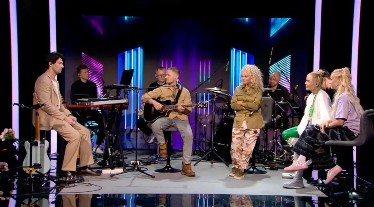    Кадры шоу «Неформат»