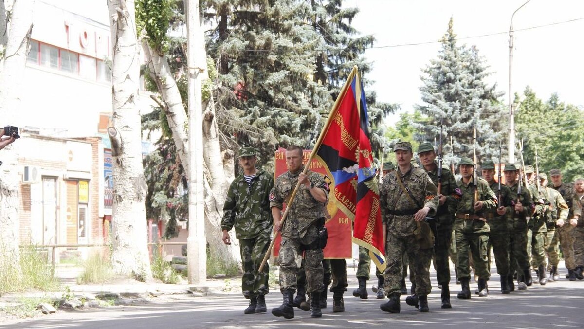 Игорь стрелков гиркин в славянске. Славянск сейчас. Группа славянска. Ополчение донбасса славянск 2014. Славянск украина.