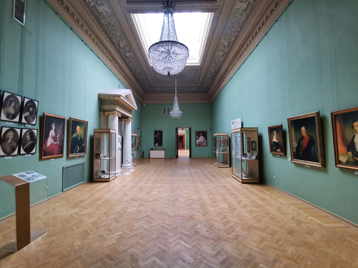 Николаевский зал. Фото автора.