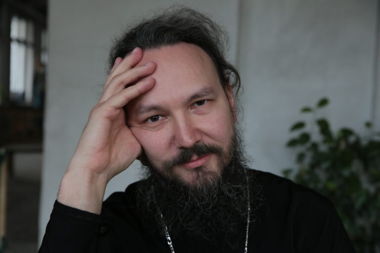 Протоиерей Павел Великанов (1971). Кандидат богословия, доцент Московской духовной академии. Главный редактор научного-богословского портала «Богослов.Ru». 
