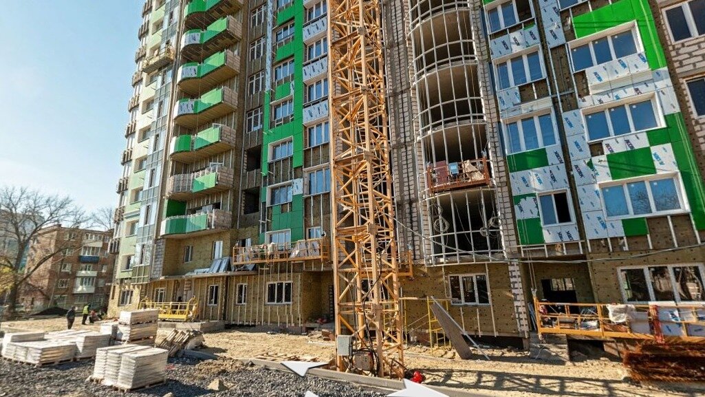     В Ростовской области полиция пытается отсудить у ООО «Инвестрадиострой» 29 из 400 помещений в недостроенном доме на проспекте Михаила Нагибина, 38, информация появилась в картотеке арбитражных дел.