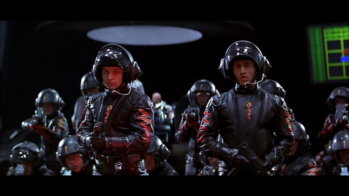 Кадр из "Космических дальнобойщиков"