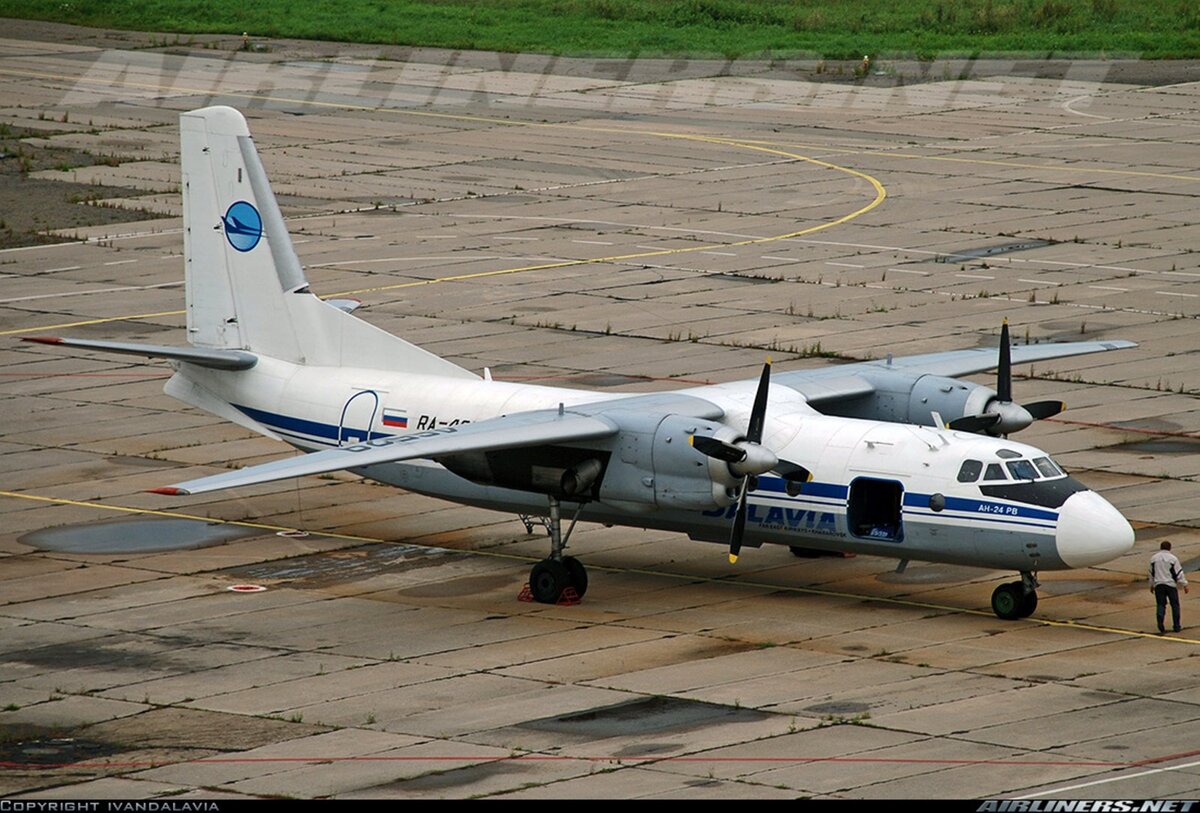 Антонов АН-24. АН-24 Даурия. Самолет АН 24. АН 24 ВТА.