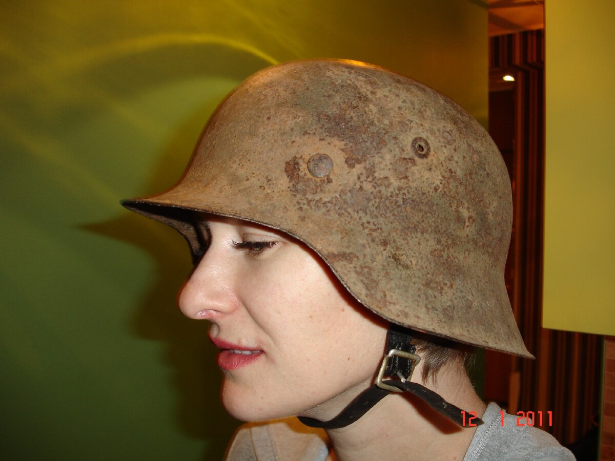 Фотография автора. Листайте вправо.