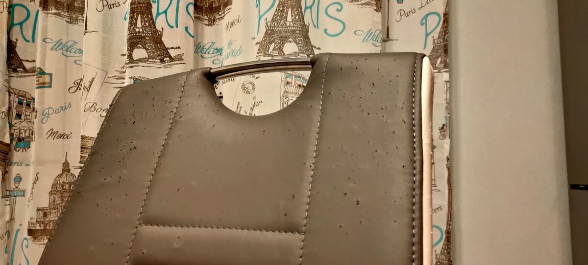 Бедный стул