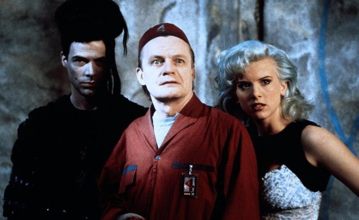 Кадр из сериала "Лексс"