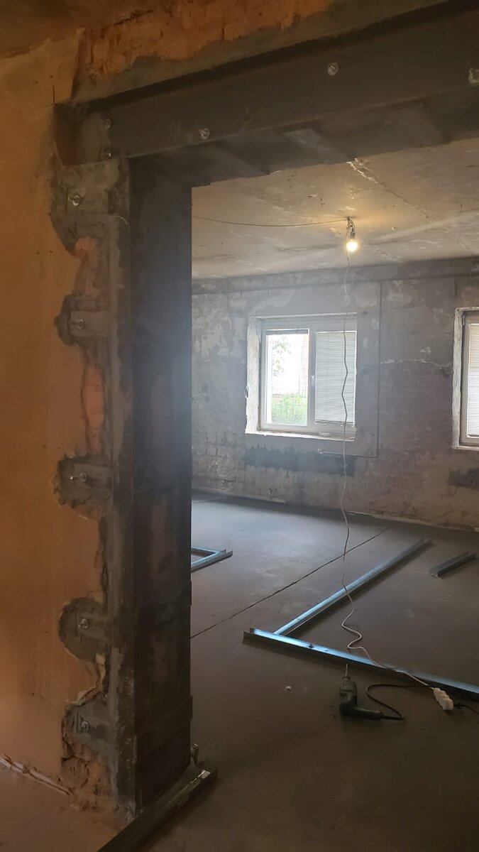 Резка дверного проема в панельном доме толщиной 20 см с усилением уголком АлмазТехРез