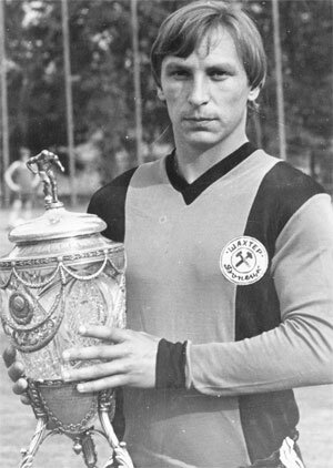 Алексей Варнавский с завоёванным Кубком СССР.