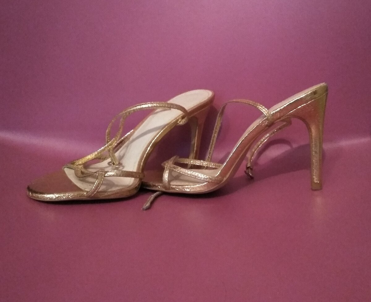 Эти тоже ненадёванные...