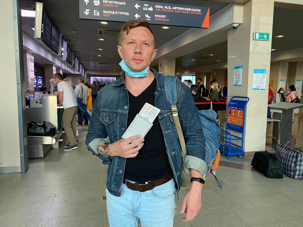 Получил посадочный талон. Билет не печатал. Но иногда могут возникать ситуации, когда нужен именно бумажный вариант.