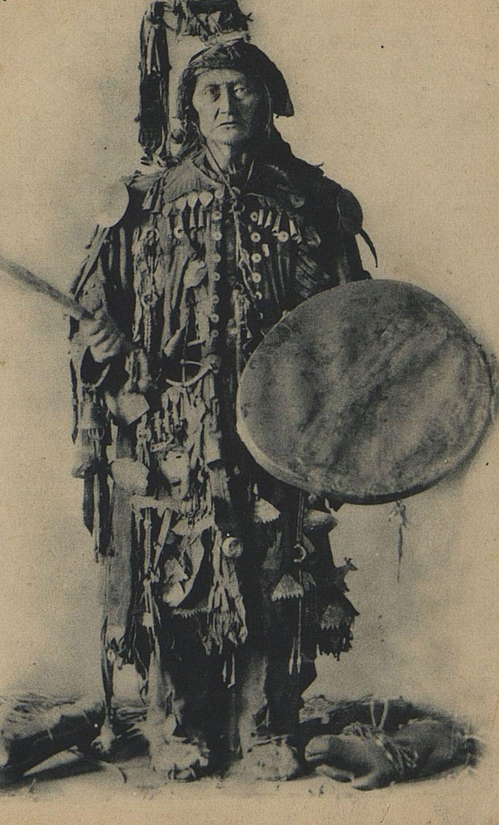 Неизвестный фотограф. Изд. Д.П. Ефимова, Фототипия "Отто Ренар". Открытка. Тунгуска-шаманка. 1900-е гг. ГИМ