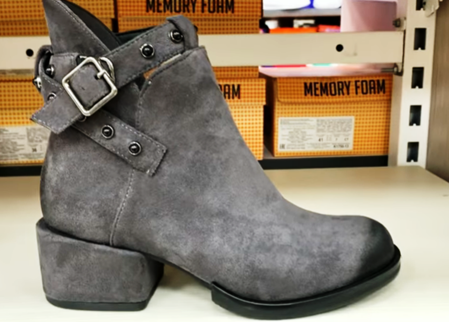 Фото полок магазина Kari