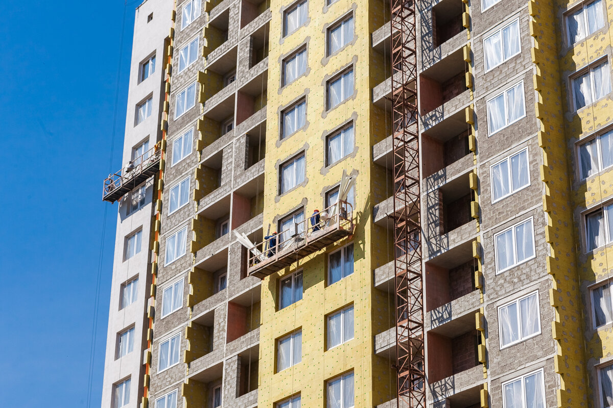 Звезда строит