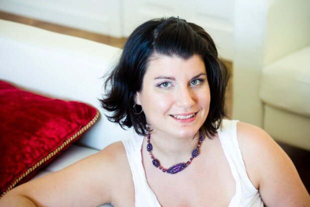 Блогерша Алина Фаркаш, которая предложила скинуться ей на макбук, потому что на комп попроще она не согласна