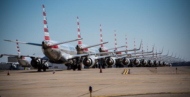 «Приземленные» в результате кризиса самолеты American Airlines. Фото: Pittsburgh International Airport