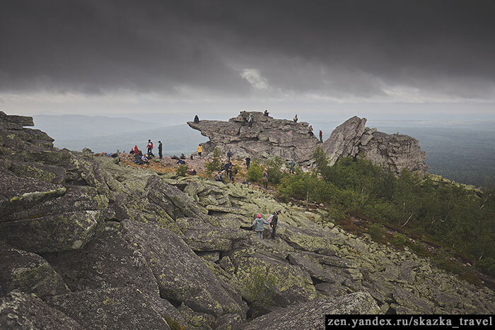 Смотрите сколько туристов в горах Урала