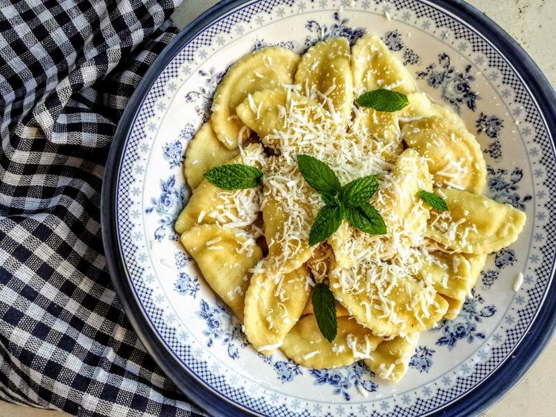 Равиоли по-кипрски с халуми. Фото: evaparakentaki.com