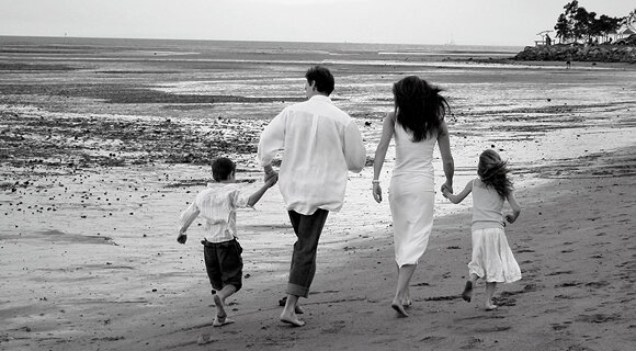 "Брак священен. Но… лучше разрушить брак, чем позволить ему разрушить себя!" - Ирвин Ялом.